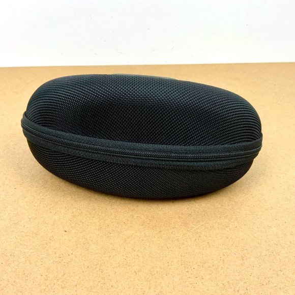 OAKLEY Zippered Sunglass Case - Picture 11 of 15